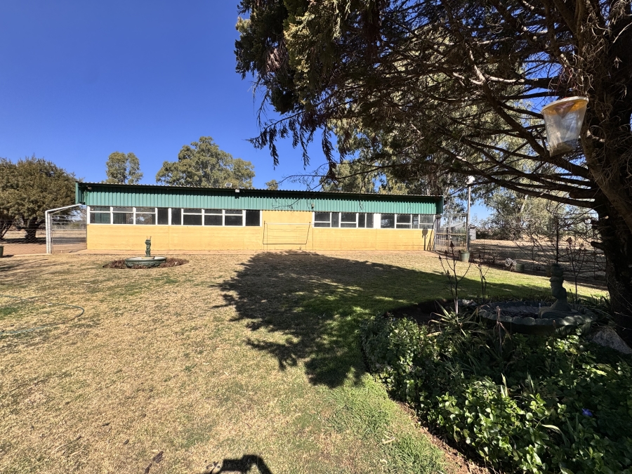 8 Bedroom Property for Sale in Meiringspark North West